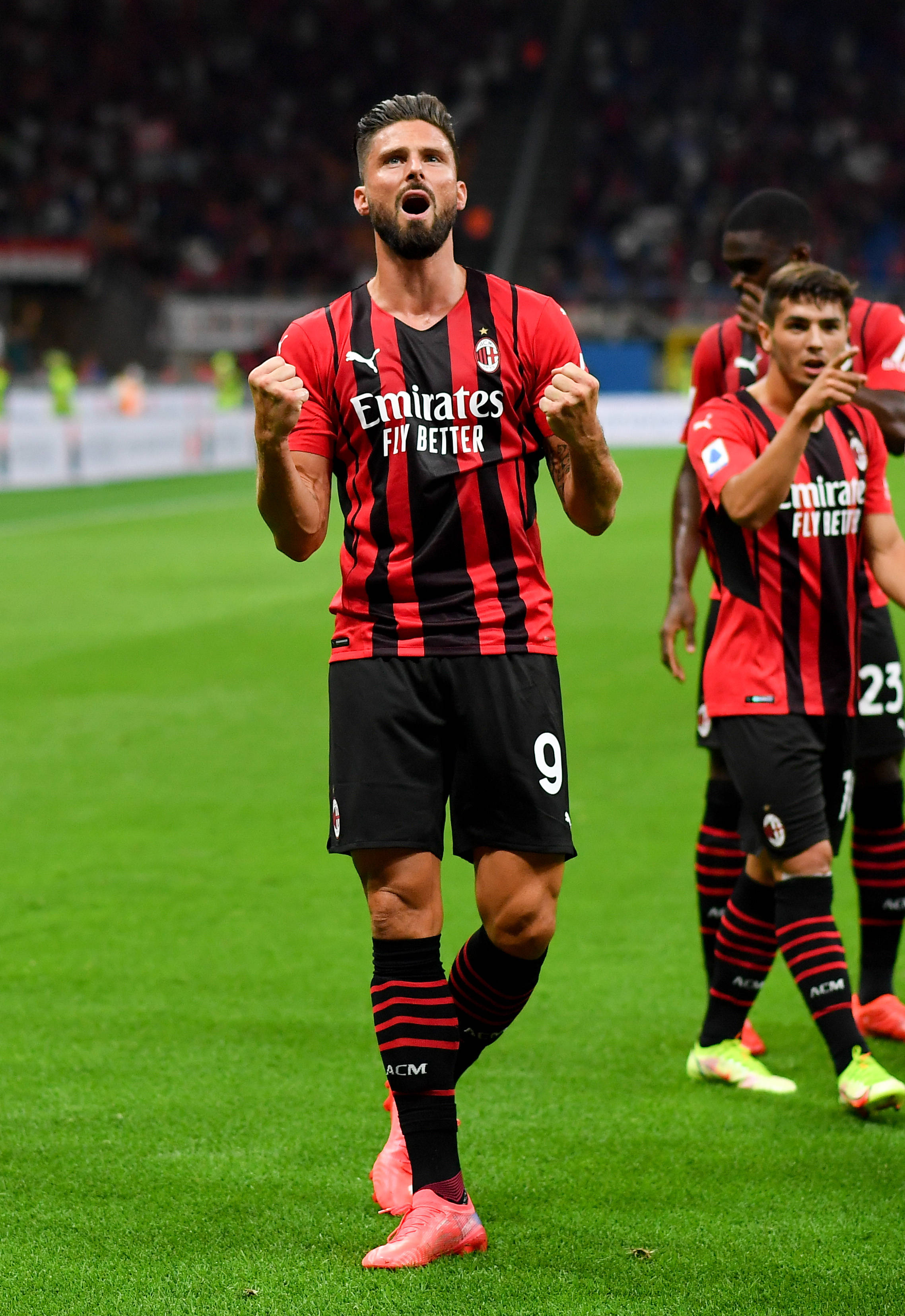 徐江评申花错失冠军：管理层决策有问题，领先时选择足协杯（徐江：申花丢冠因管理层误判，领先时转攻足协杯）