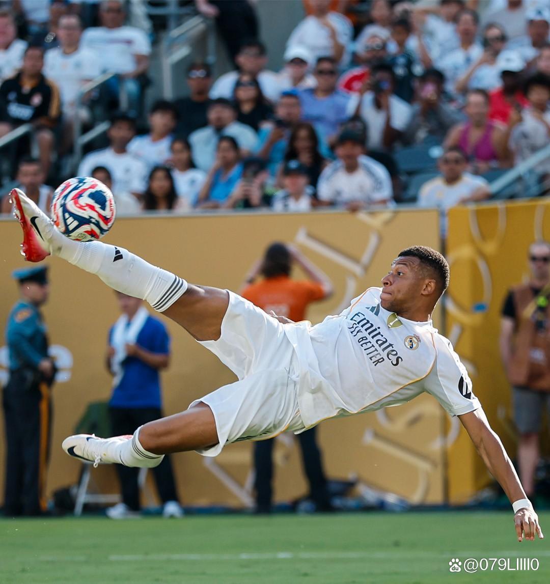 官方：捷克主力中后卫维蒂克因伤退出国家队（官方通报：捷克主力中卫维蒂克伤退国家队）