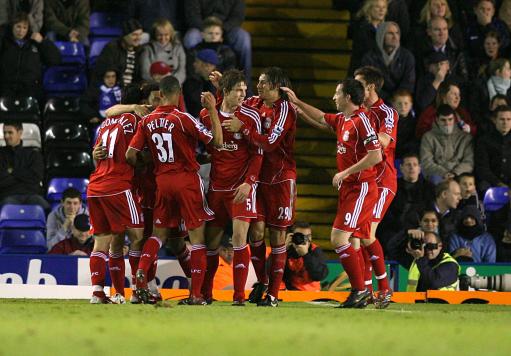 湖人队这赛季打关键球挺稳啊！