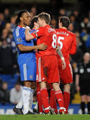 这脚爆射有火箭推进器吧？