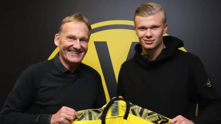 博涅克：莱万应去美国或中东捞金，若去米兰易被意甲后卫肘击（博涅克劝告：莱万不如赴美国或中东淘金，若投米兰恐遭意甲后卫肘击）